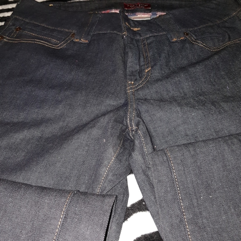 Levi's - Picture 2 of 4